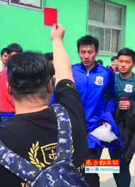 迈开腿让我亲亲你的小坤坤